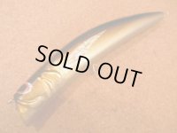 【LureShop ULUA】×【ARUMOMIS】コラボ  フラウンダーロング 220mm 105g フローティングモデル カラー：オレンジイエローラップペイント